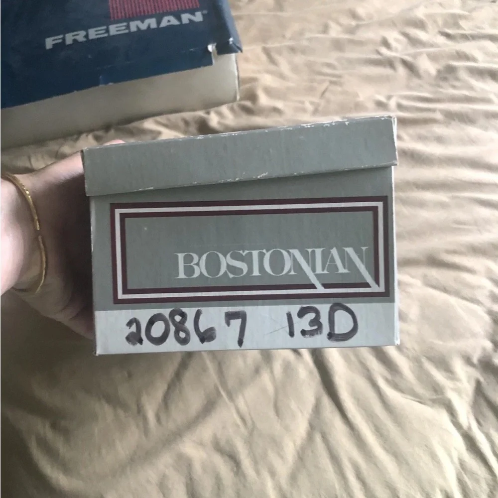 Bostonian polished black